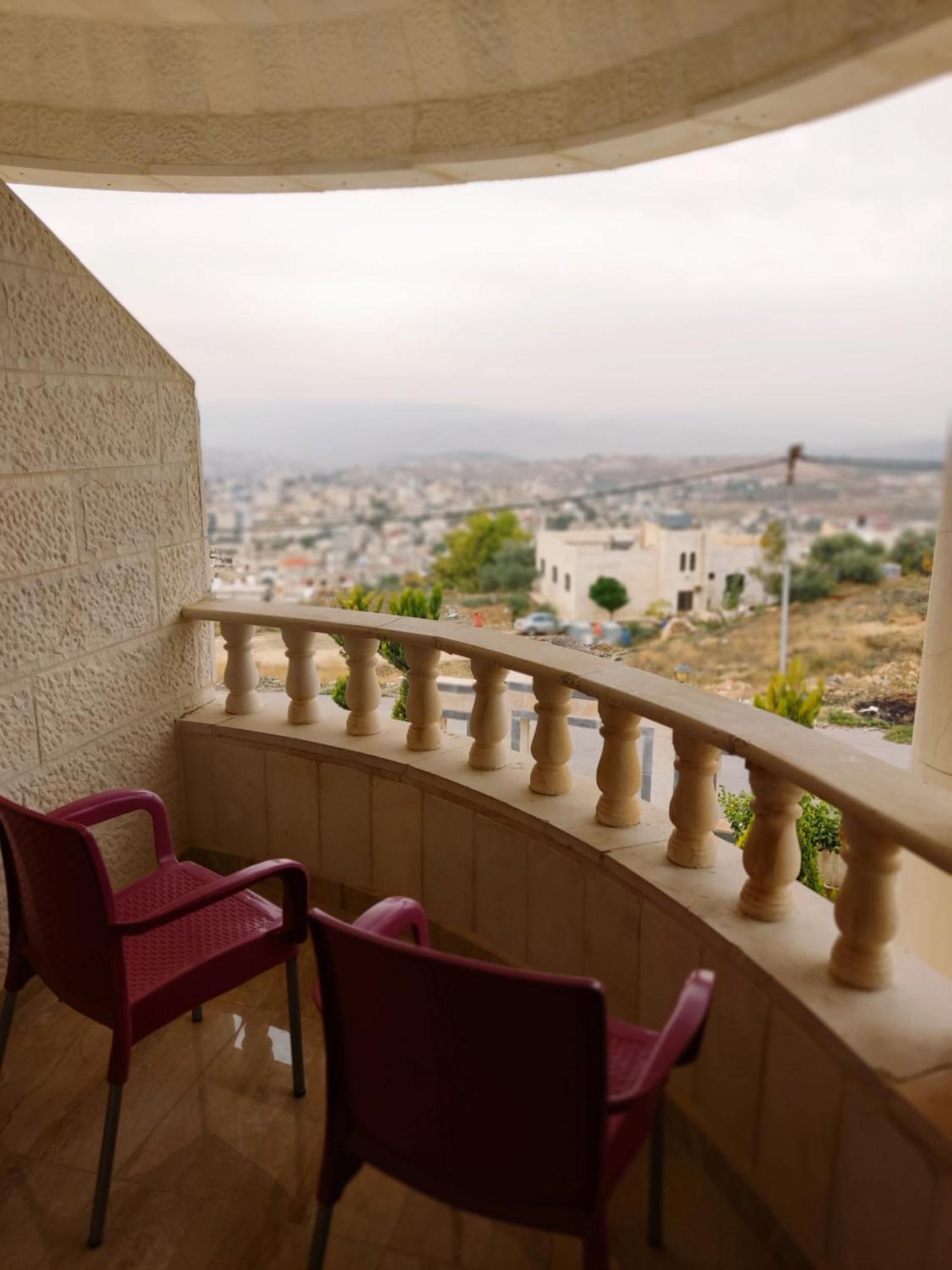 Lotus Housing For Furnished Apartments Jarash Exterior photo