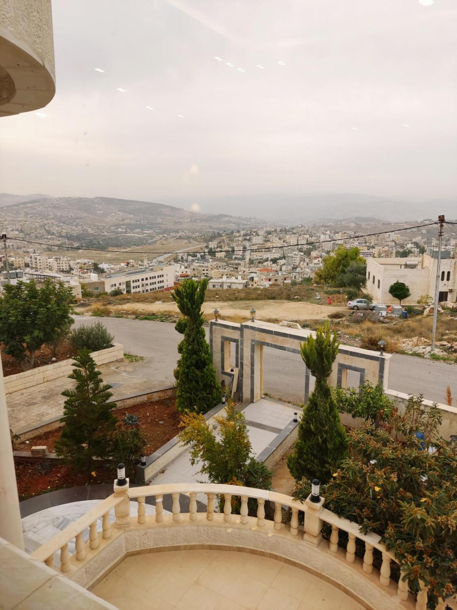 Lotus Housing For Furnished Apartments Jarash Exterior photo
