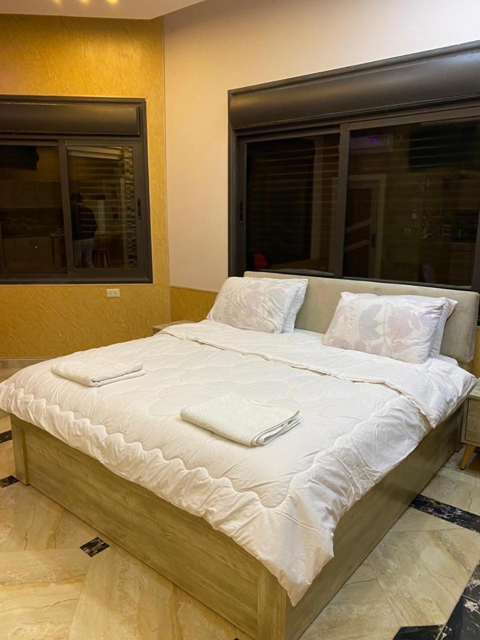 Lotus Housing For Furnished Apartments Jarash Room photo
