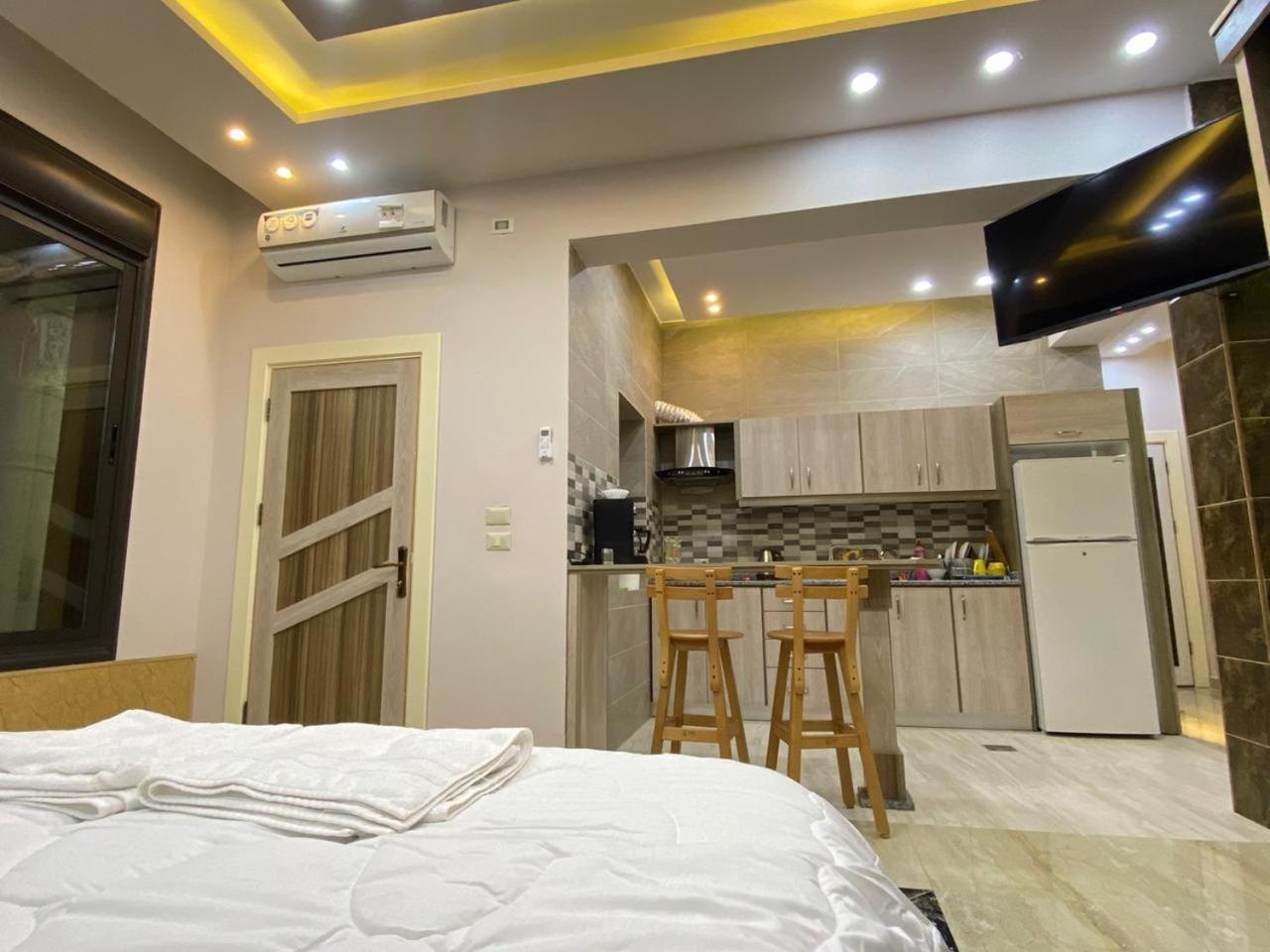 Lotus Housing For Furnished Apartments Jarash Room photo
